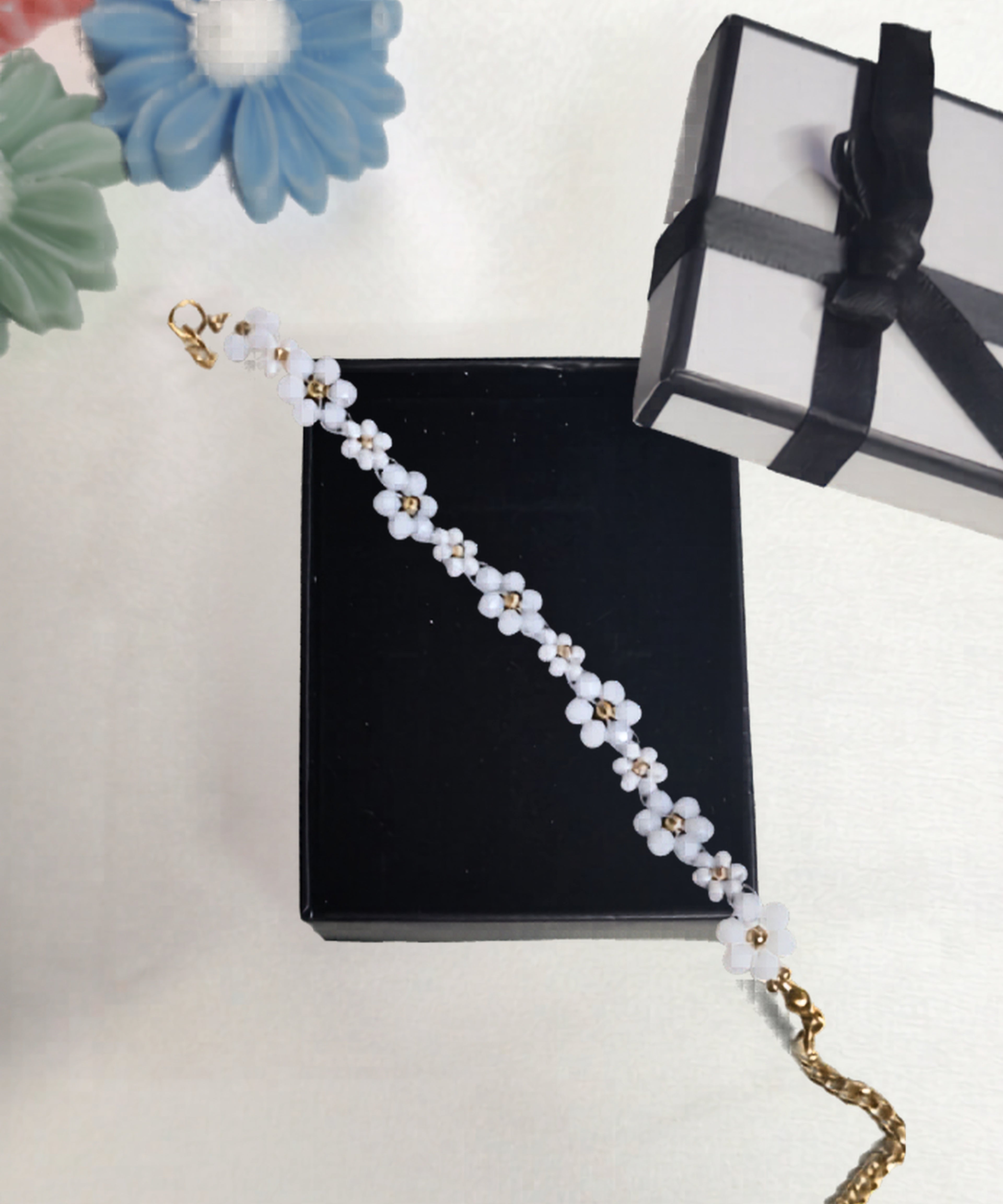 Sajora Pearl Petal Bracelet