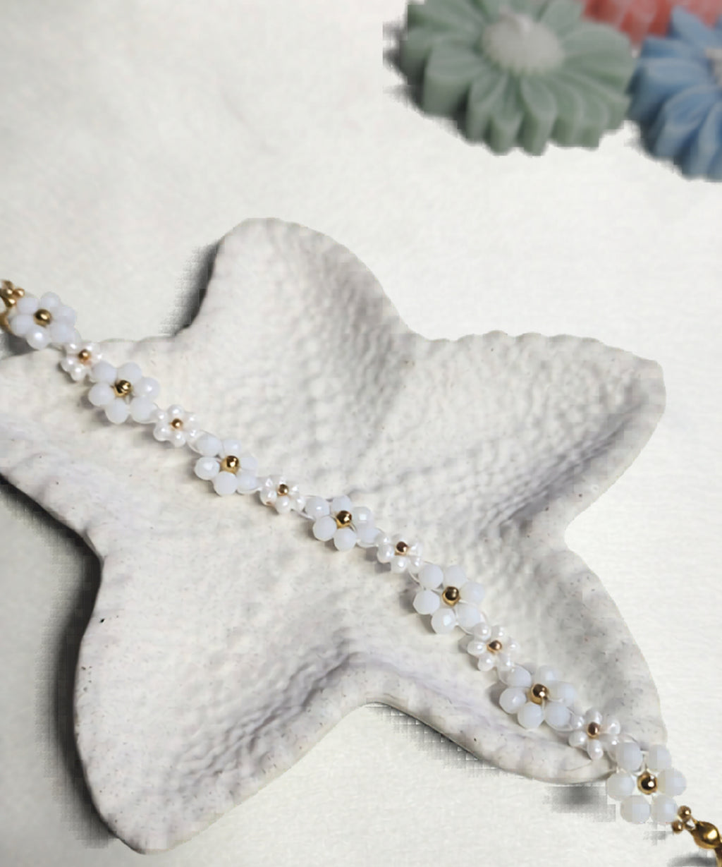 Sajora Pearl Petal Bracelet